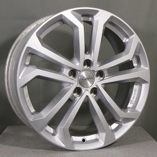 DEZENT TA SLV (hopea) 18"x7,5" 5x108 ET49 KR65,1 (Sopii mm: Peugeot, Citroen) Huom! laippakiinnitys, Jokaisessa vanteessa on käynyt rengas päällä ja yhdessä vanteessa on takana kiinnitys kohdassa jäljet
