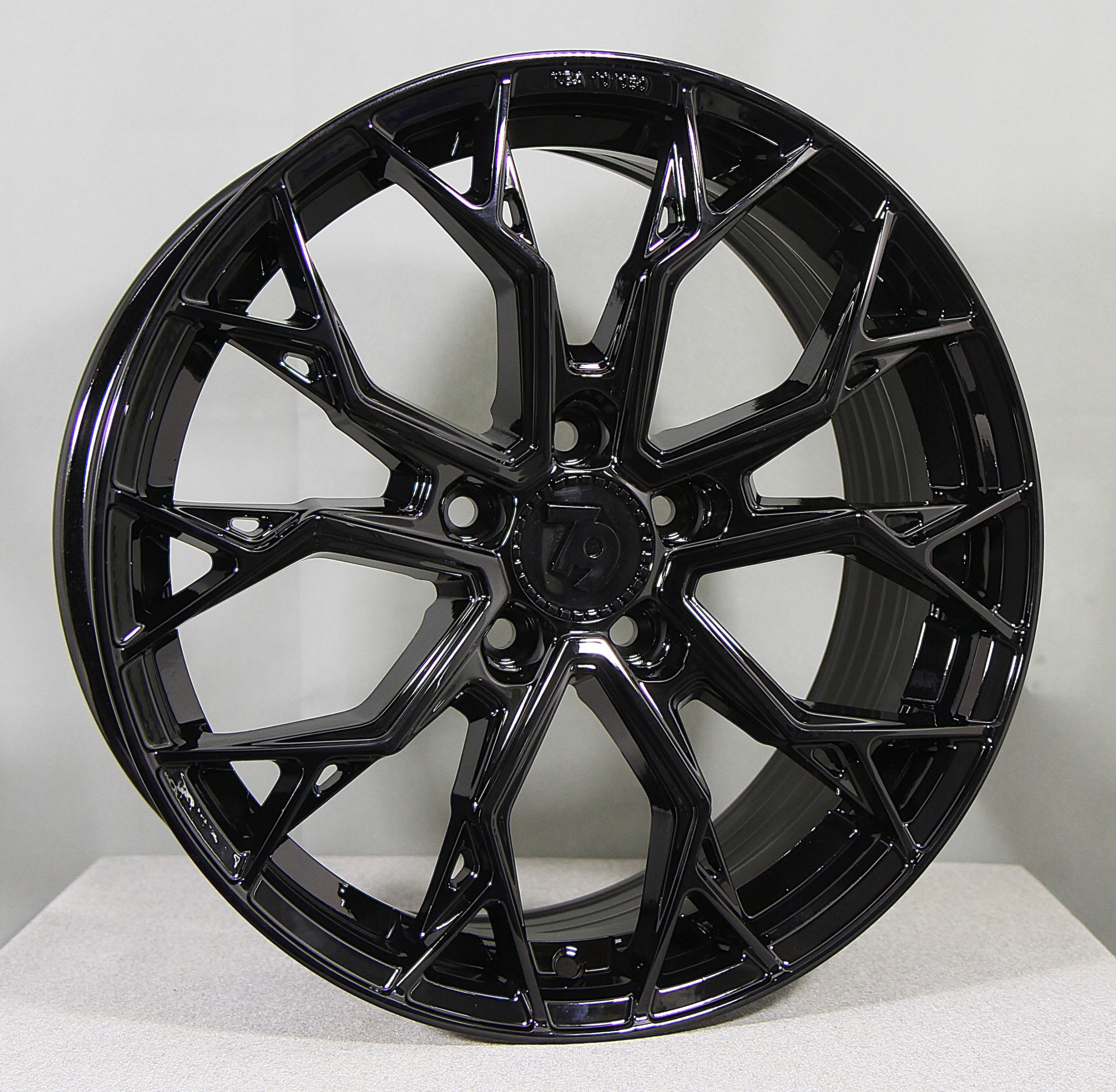 SEVENTY9 SSF-2 BLK (musta) 17″x7,5″ 5×108 ET45 KR67,1 (Sopii mm: Ford, Volvo)
